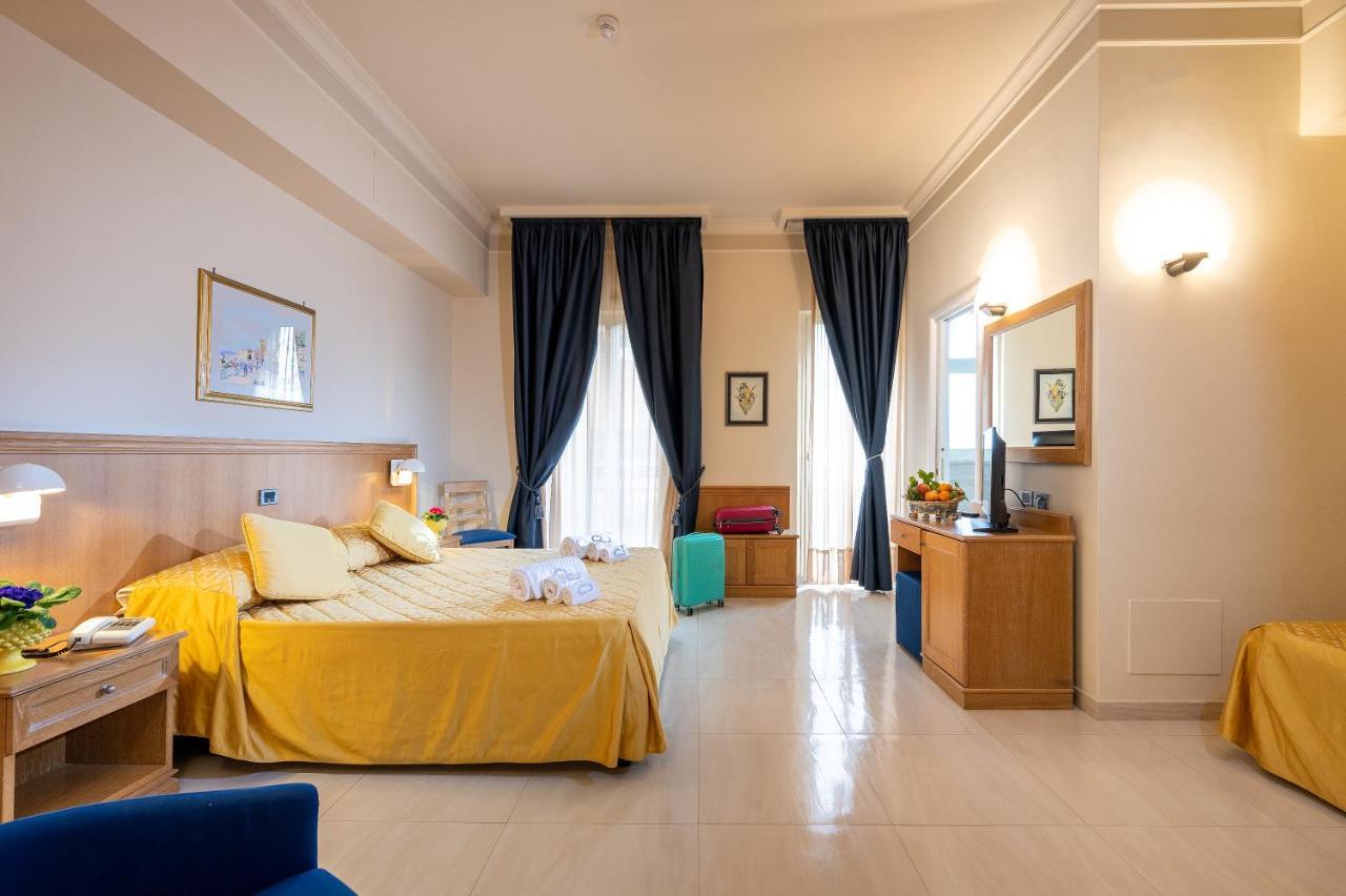 Hotel Sabbie D'Oro Giardini-Naxos Exterior foto