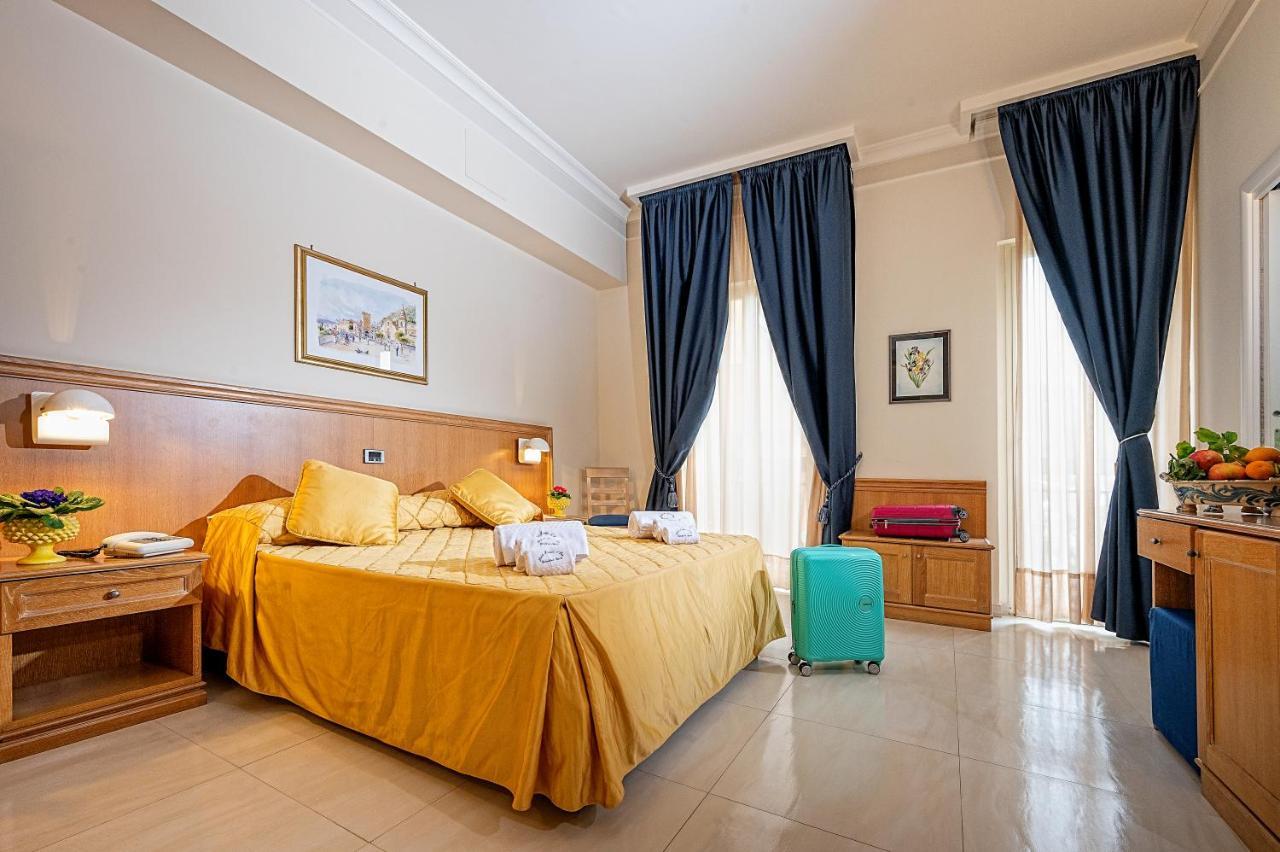 Hotel Sabbie D'Oro Giardini-Naxos Exterior foto