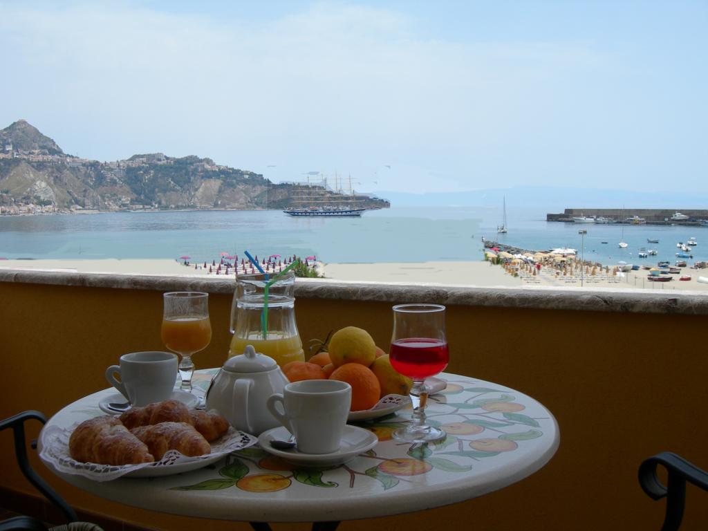 Hotel Sabbie D'Oro Giardini-Naxos Exterior foto